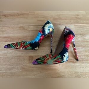 Shoe Republic LA colorful heels in size 9 with an approx 4 1/2 in heel